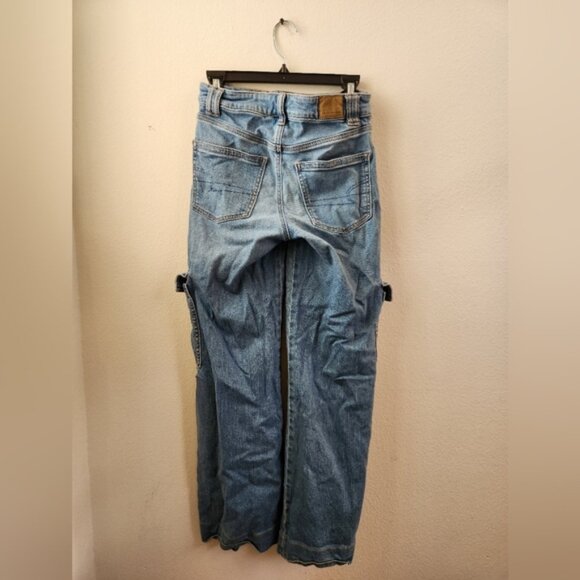 American Eagle Dreamy Drape Stretch Super High-Waisted Cargo Wide-Leg Jean Sz 4 - Picture 8 of 9